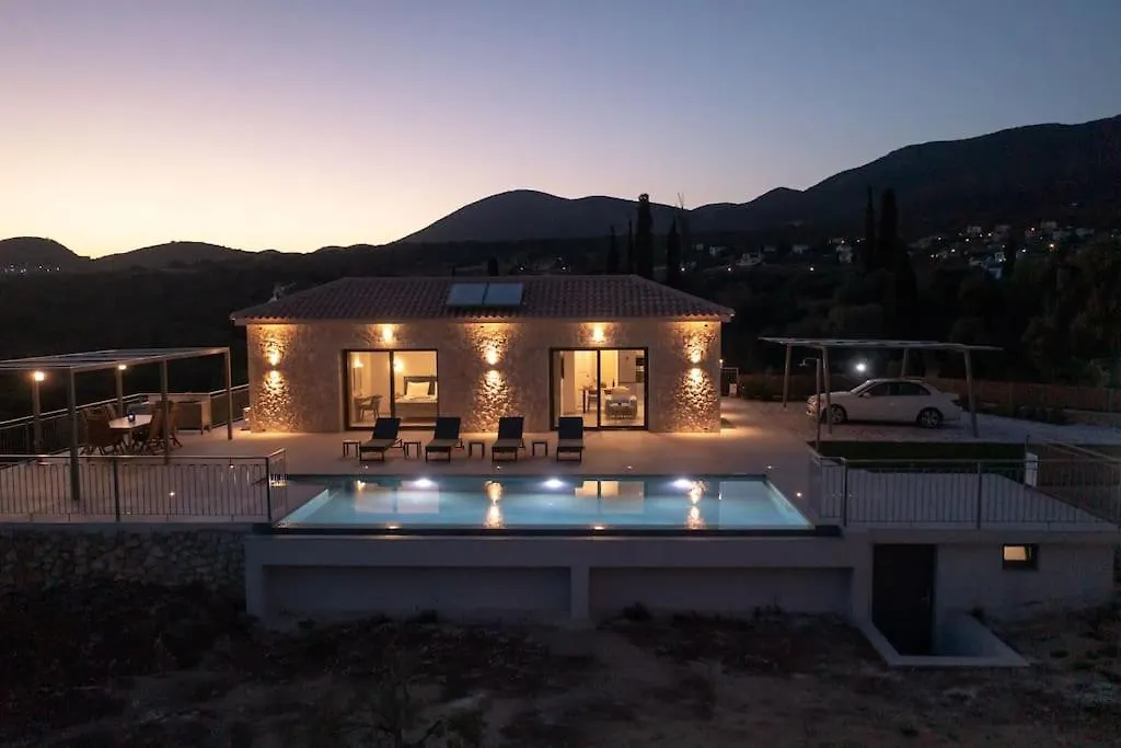 Brand New: Kefalonia Stone Villas - Villa Trapezaki Retreat  Trapezaki (Kefalonia)