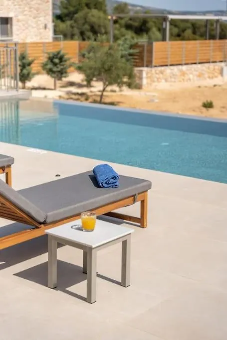 Brand New: Kefalonia Stone Villas - Villa Trapezaki Retreat  Trapezaki (Kefalonia)