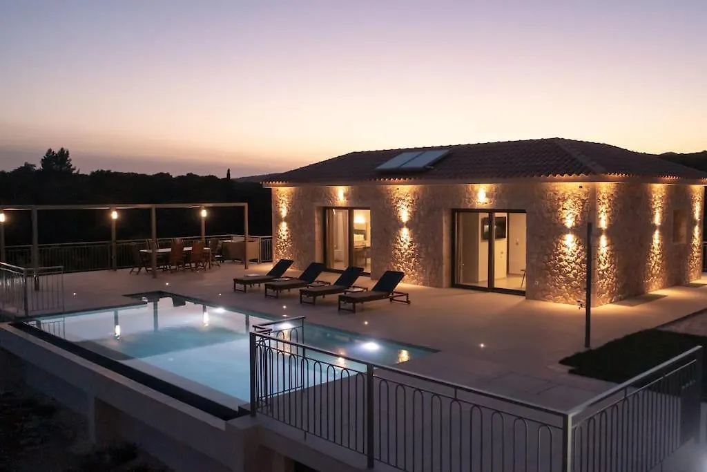 Brand New: Kefalonia Stone Villas - Villa Trapezaki Retreat