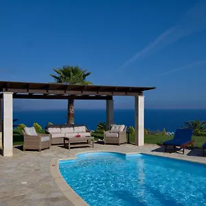 Dimitra Villa